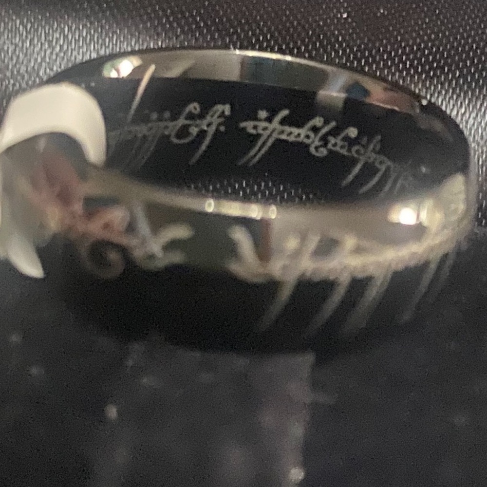 Lord of the Rings Ring with Script Engraving men’s size 11